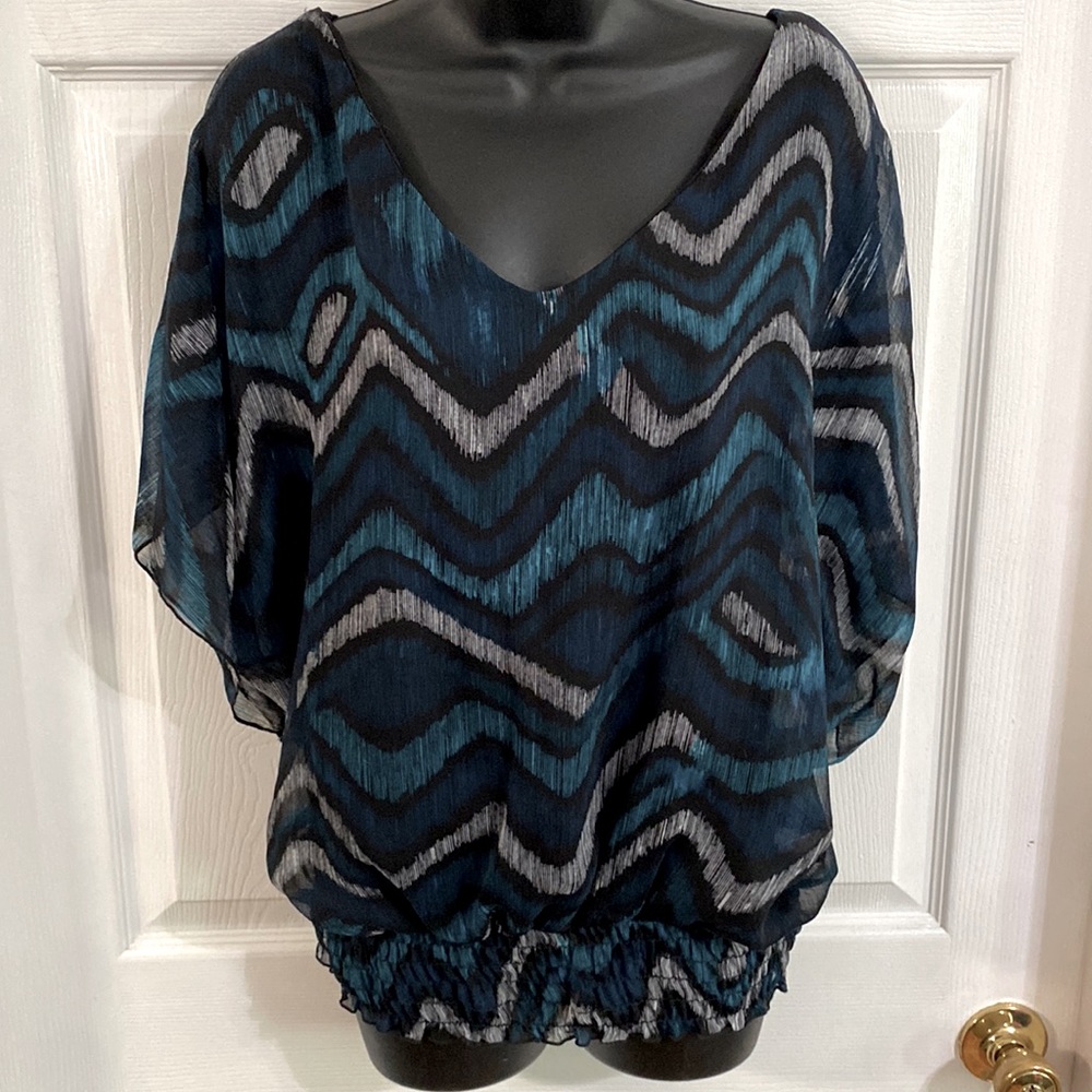 Lavish multicolored, flowing top, size 2X. NWT.